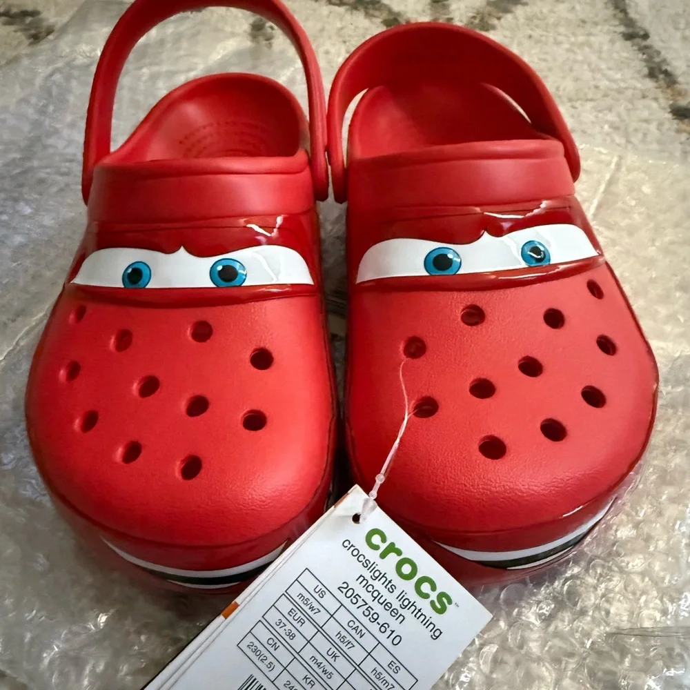 Crocs Lightning McQueen Design - Picture 2 of 4
